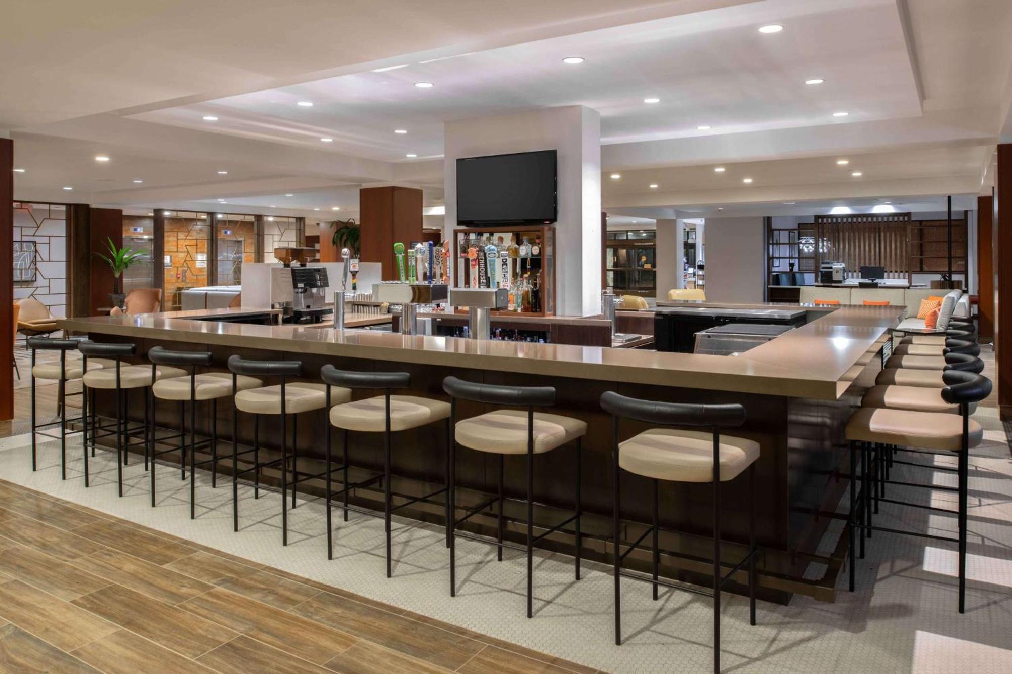 Doubletree By Hilton San Francisco Airport Hotel Burlingame Exterior photo