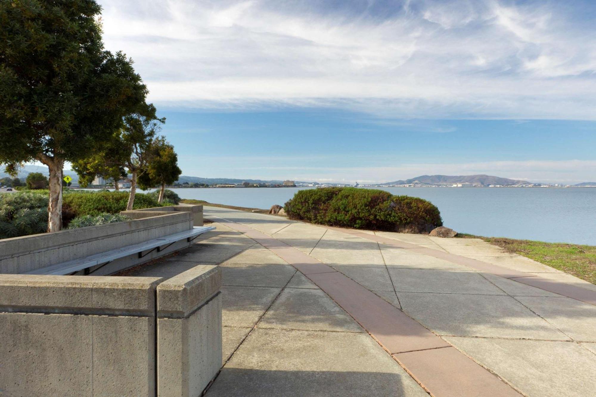Doubletree By Hilton San Francisco Airport Hotel Burlingame Exterior photo
